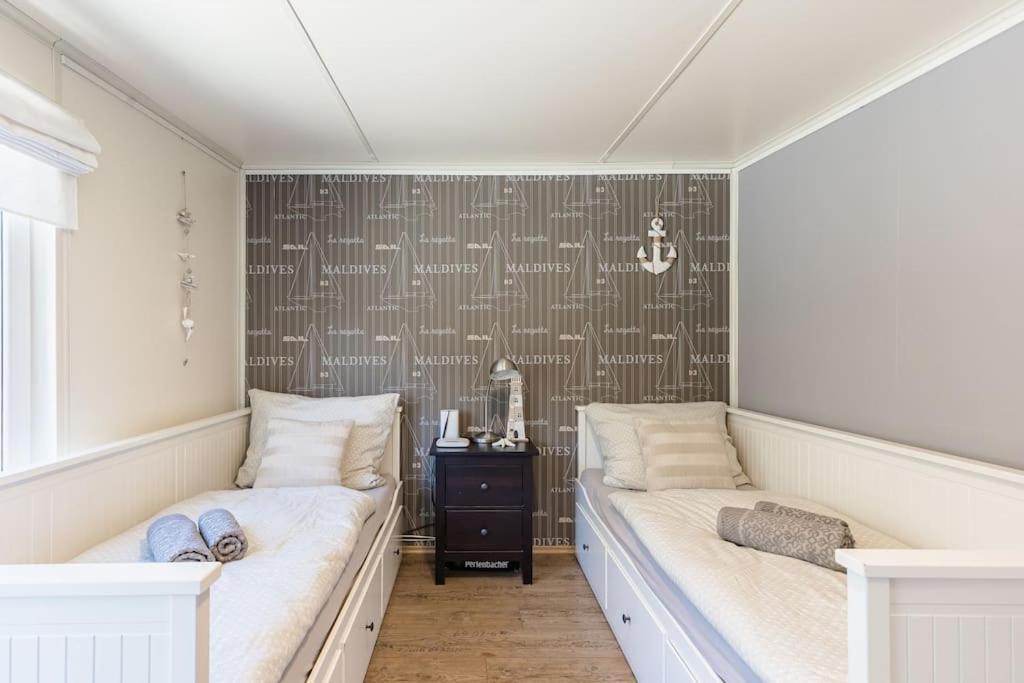 Ocarujuci Houseboat Na Dunaji ブラチスラヴァ エクステリア 写真